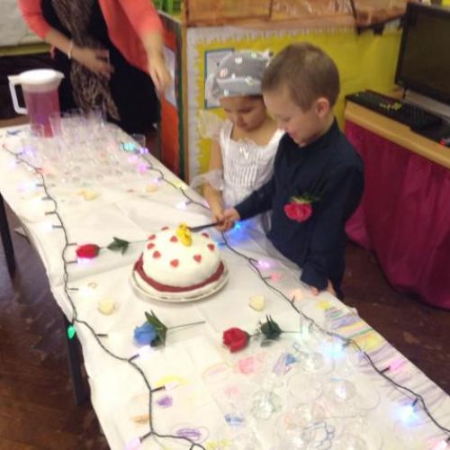 Time to cut the cake dear!_jpeg.jpg